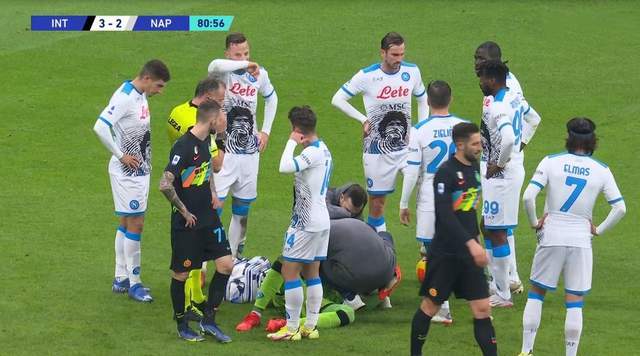 九娱游戏官网 -包含离谱!那不勒斯窗口期门线救险西亚卡姆在美国队比赛中夺冠,阿贾克斯队长鼓劲备战德甲的词条