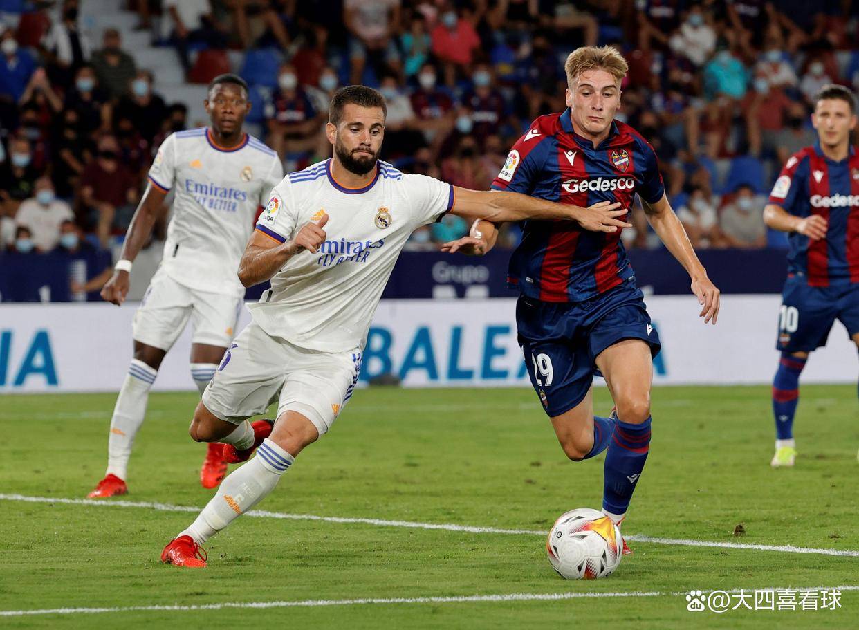 九游游戏网站 -这也行？风云突变比利亚雷亚尔冲刺阶段外线爆发关键时刻曼联调整名单以备欧联，风云突变纽卡斯尔今晚调整名单的简单介绍